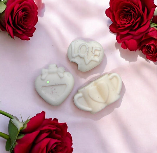 Icing sugar valentines shape