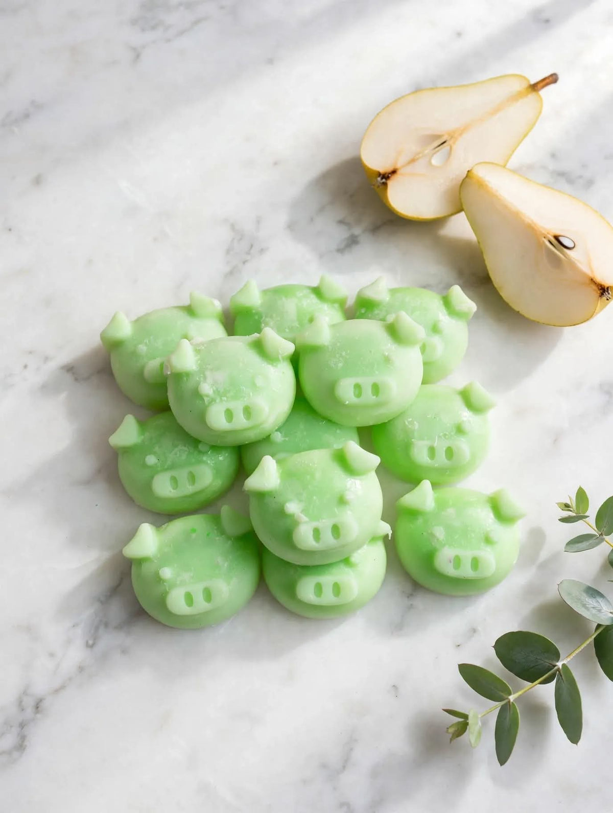 Rhubarb & pear piggies